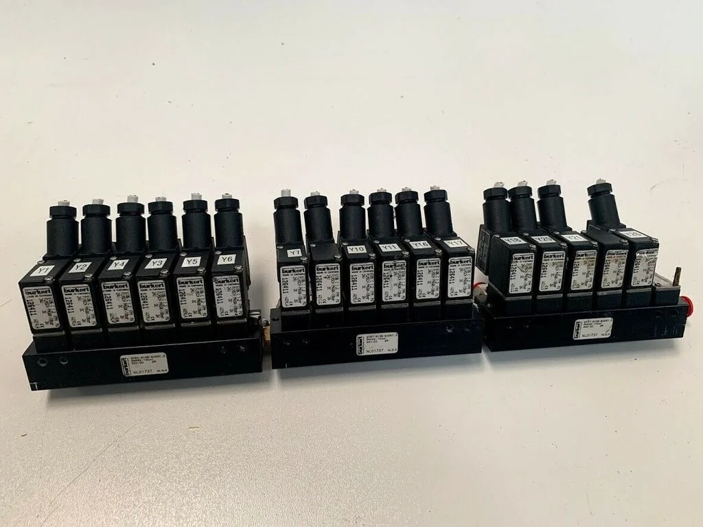 17x Bürkert 3x Pneumatik System 6106 3/2-Wege-Mini-Wippen-Magnetventil