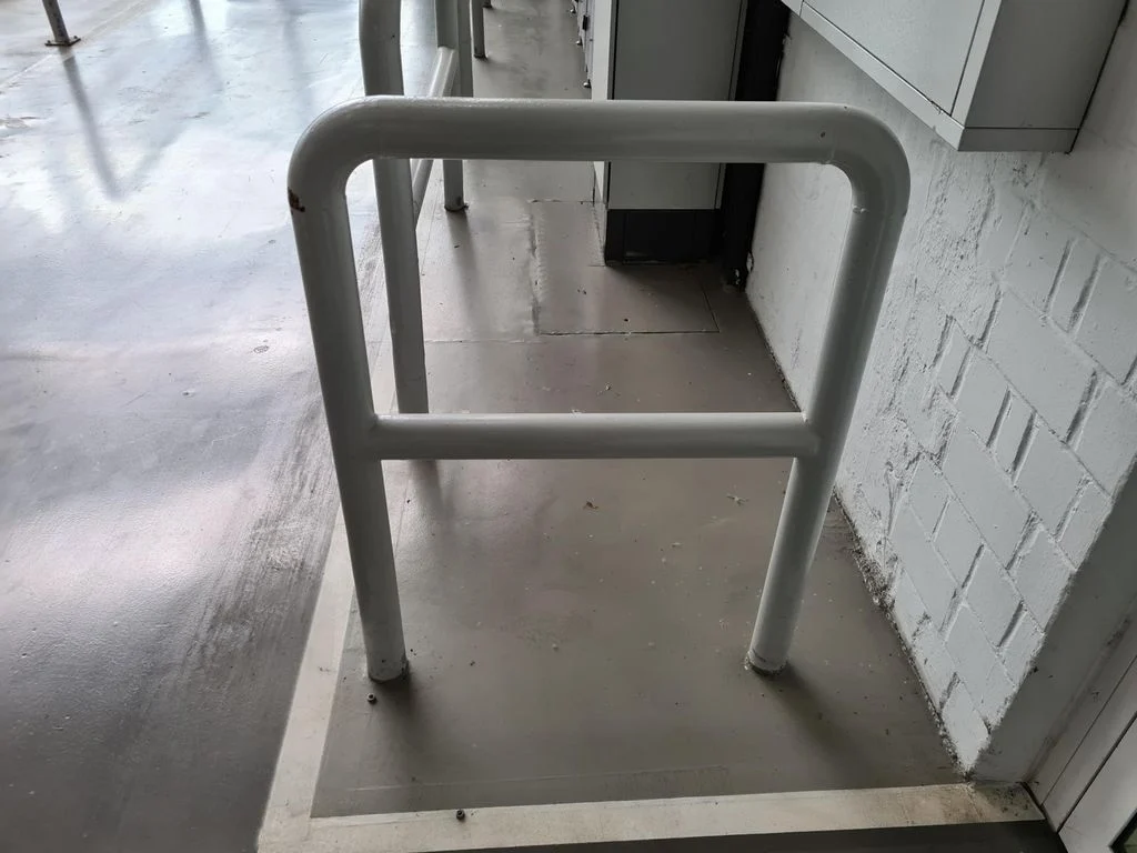 2x Rammschutz Anfahrschutz Schutzbügel Verkehrsschutz Rammschutzplanke 80x100cm