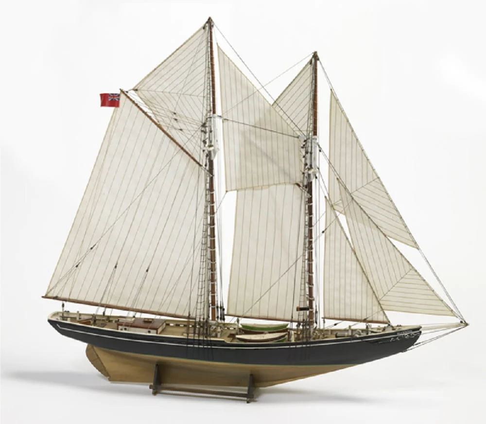 Bluenose 1:65 Modellbaukasten - Historisches Schoner Segelschiff für Modellbauer