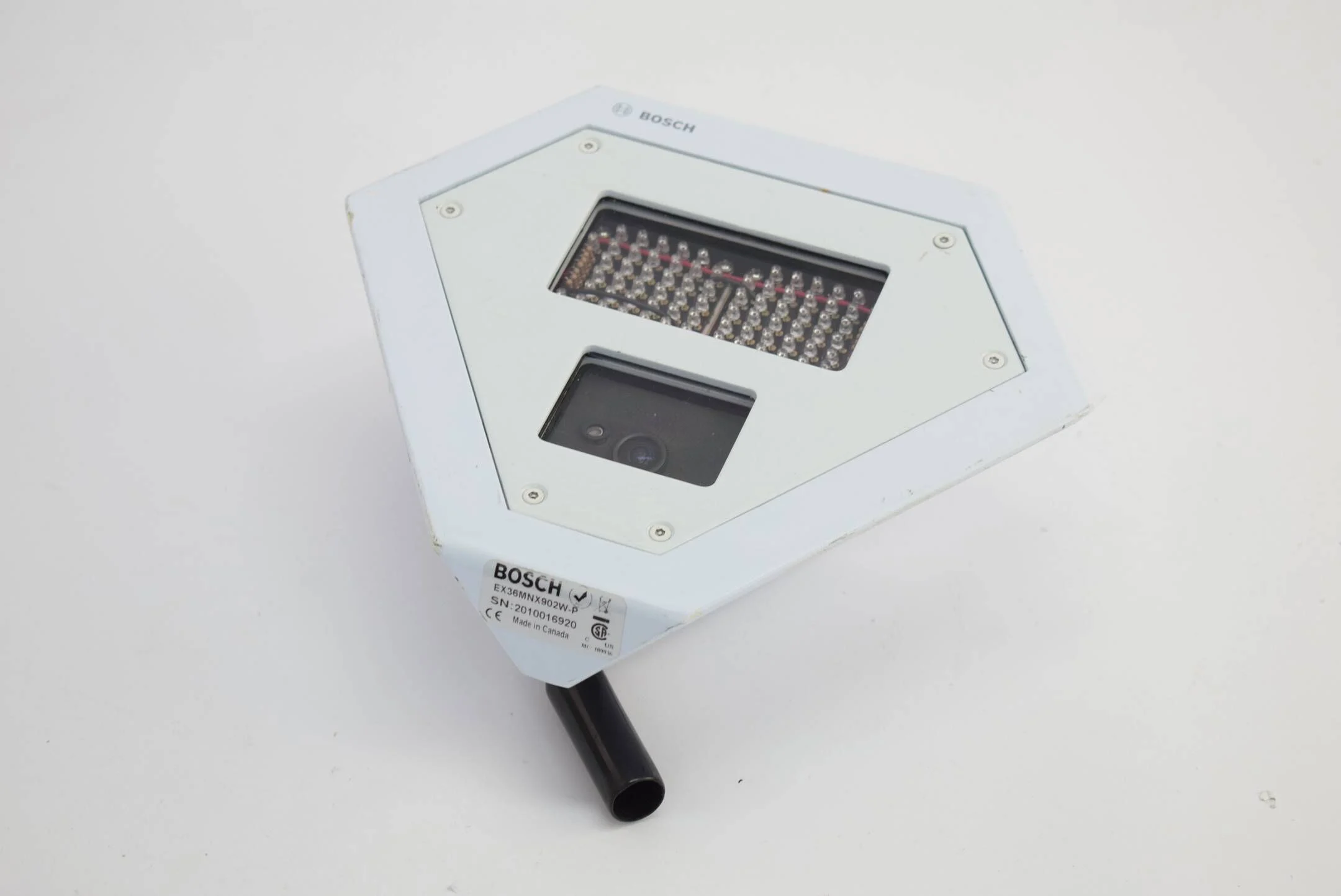 Bosch EX36MNX902W-P day/night CCTV camera with 540 TVL resolution