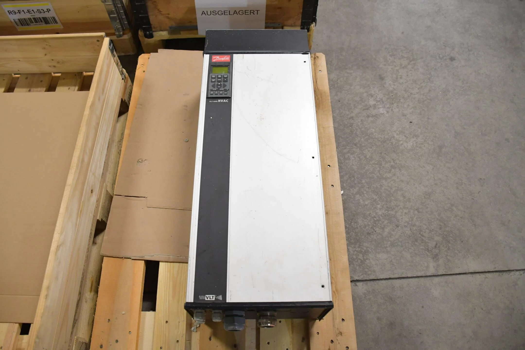 Danfoss Frequenzumrichter VLT6000 VLT6042HT4C54STR3DLF00A00C0 ( 175Z7058 )