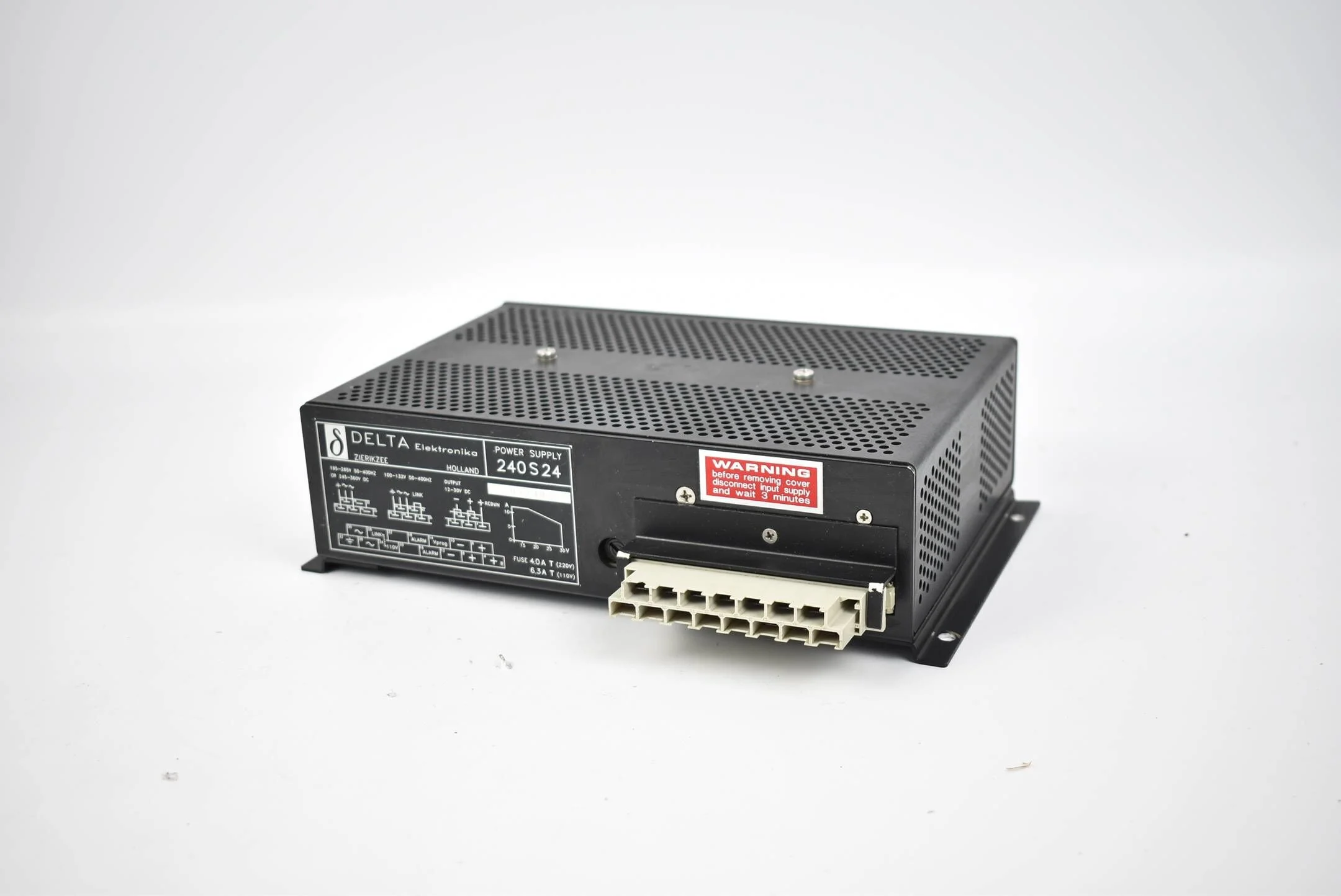 Delta Elektronika Netzteil Stromversorgung Power supply 240S24