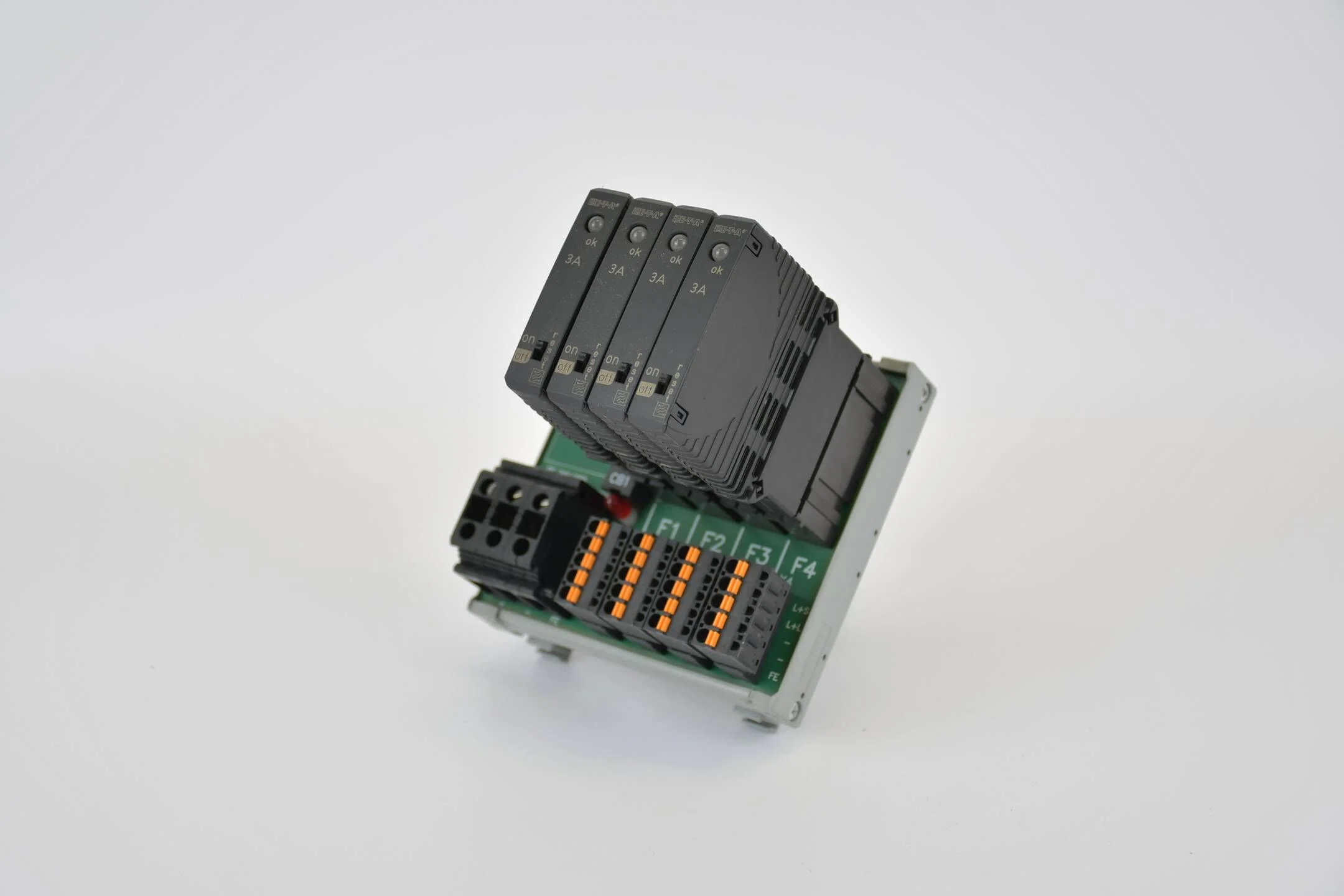 E-T-A ETA Stromverteilungssystem konfiguriert SVS02-04 ( SVS02 ) B10 inkl. ESX10