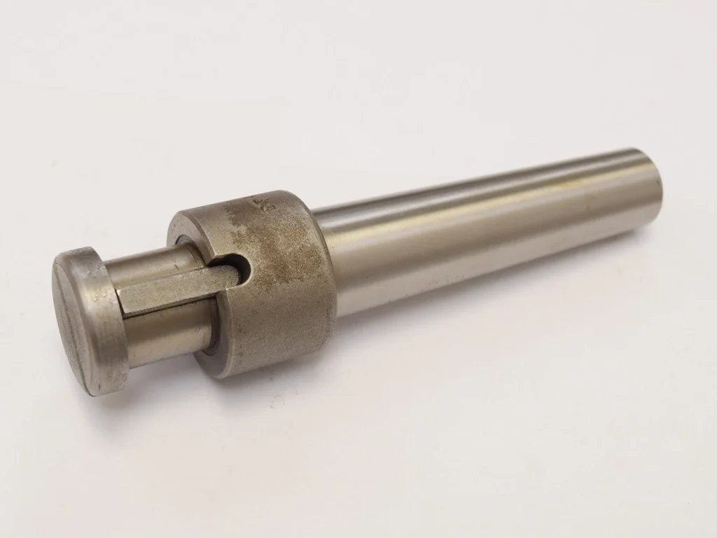 Fräsdorn Meterware. 24x22x19 mit Längsnut, Zbrojovka Vsetín