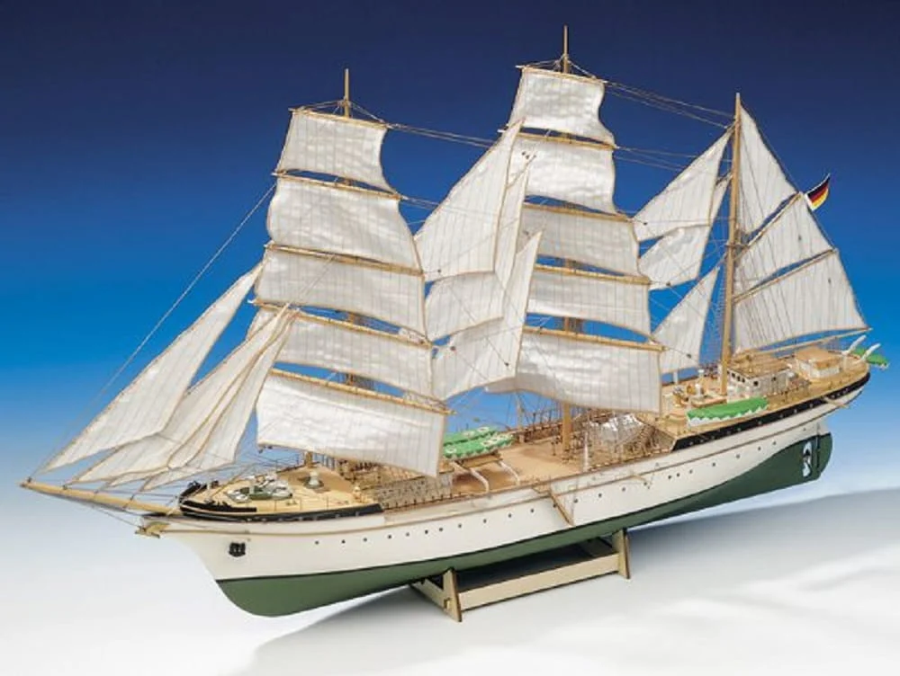 Gorch Fock 1:90 Segelschulschiff Modellbaukasten - Detaillierter Schiffsbau