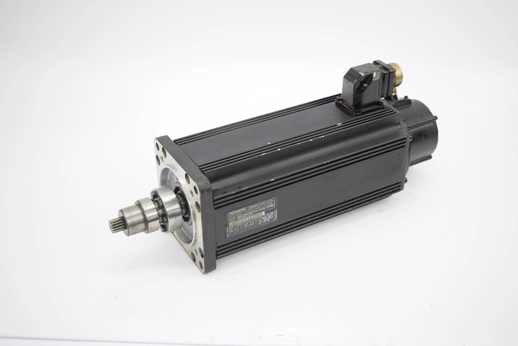 Indramat Permanent Magnet Motor MDD090C-N-030-N2M-110GB0 ( MDD090CN030N2M110GB0 )