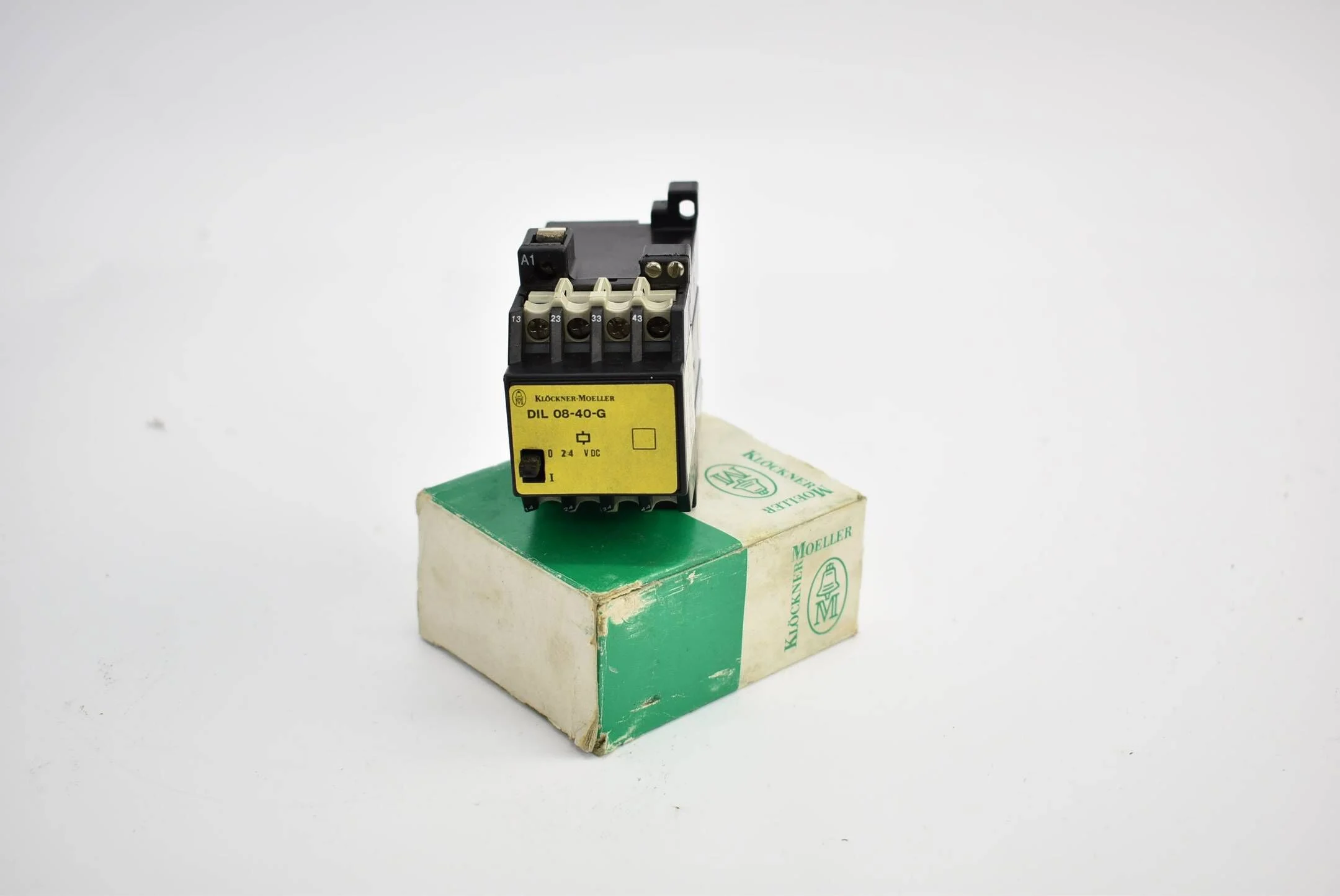 Klöclner-Möller Hilfsschütz 24 VDC DIL 08-40-G