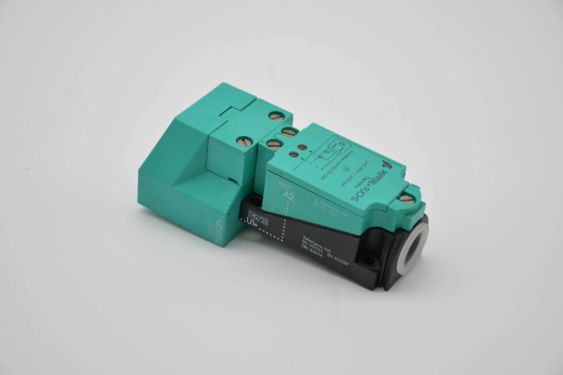 Pepperl+Fuchs Näherungsschalter VariKont 16821 08272S 19877