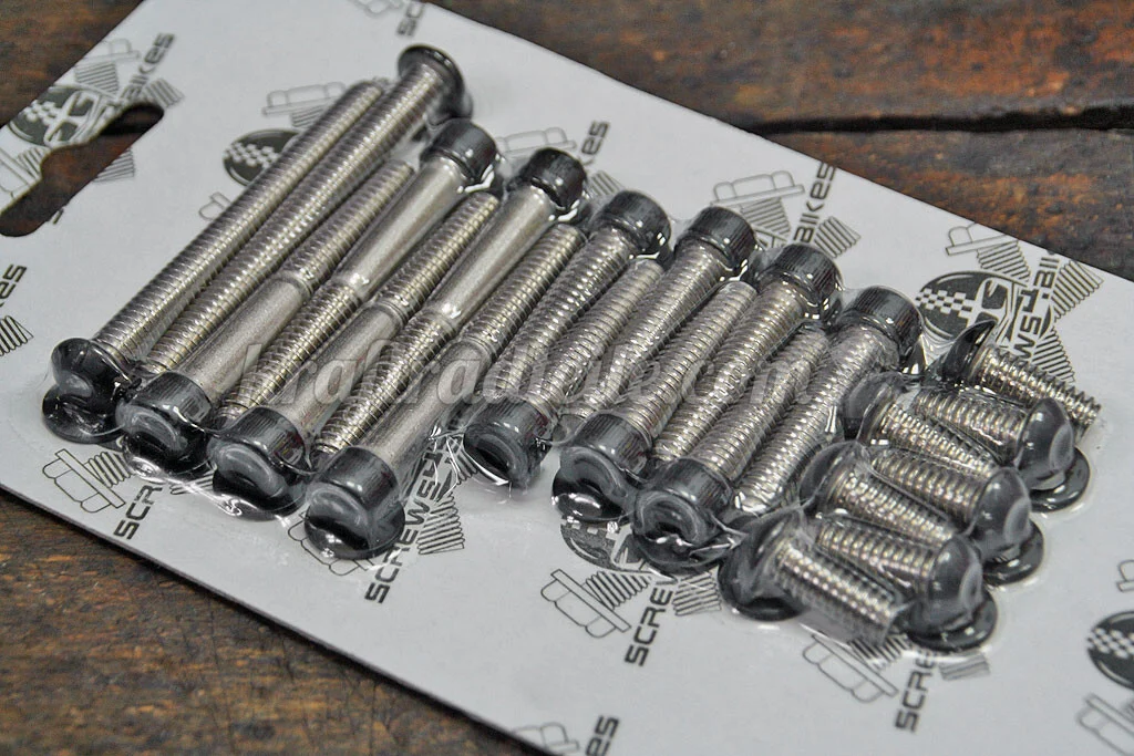 Primärdeckel Schraubensatz, schwarze Köpfe, Softail 00-06 / Dyna 99-05