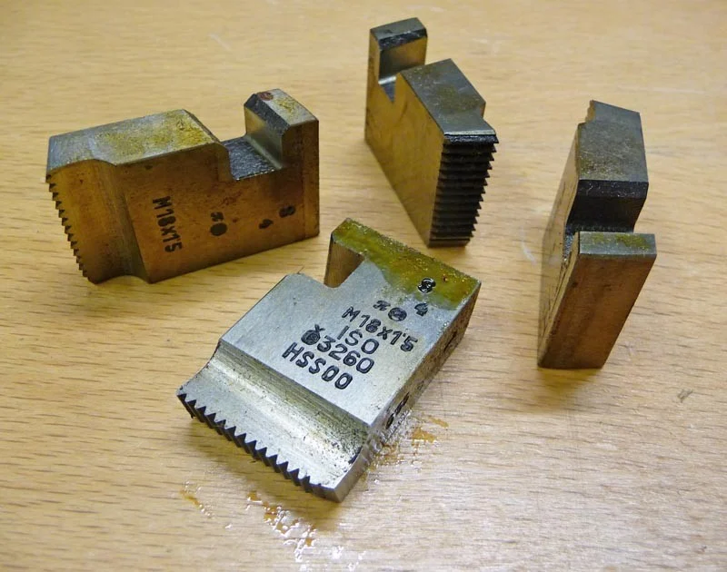 Satz der radialen Gewindebacken in Schneidkopf HERBERT V M16