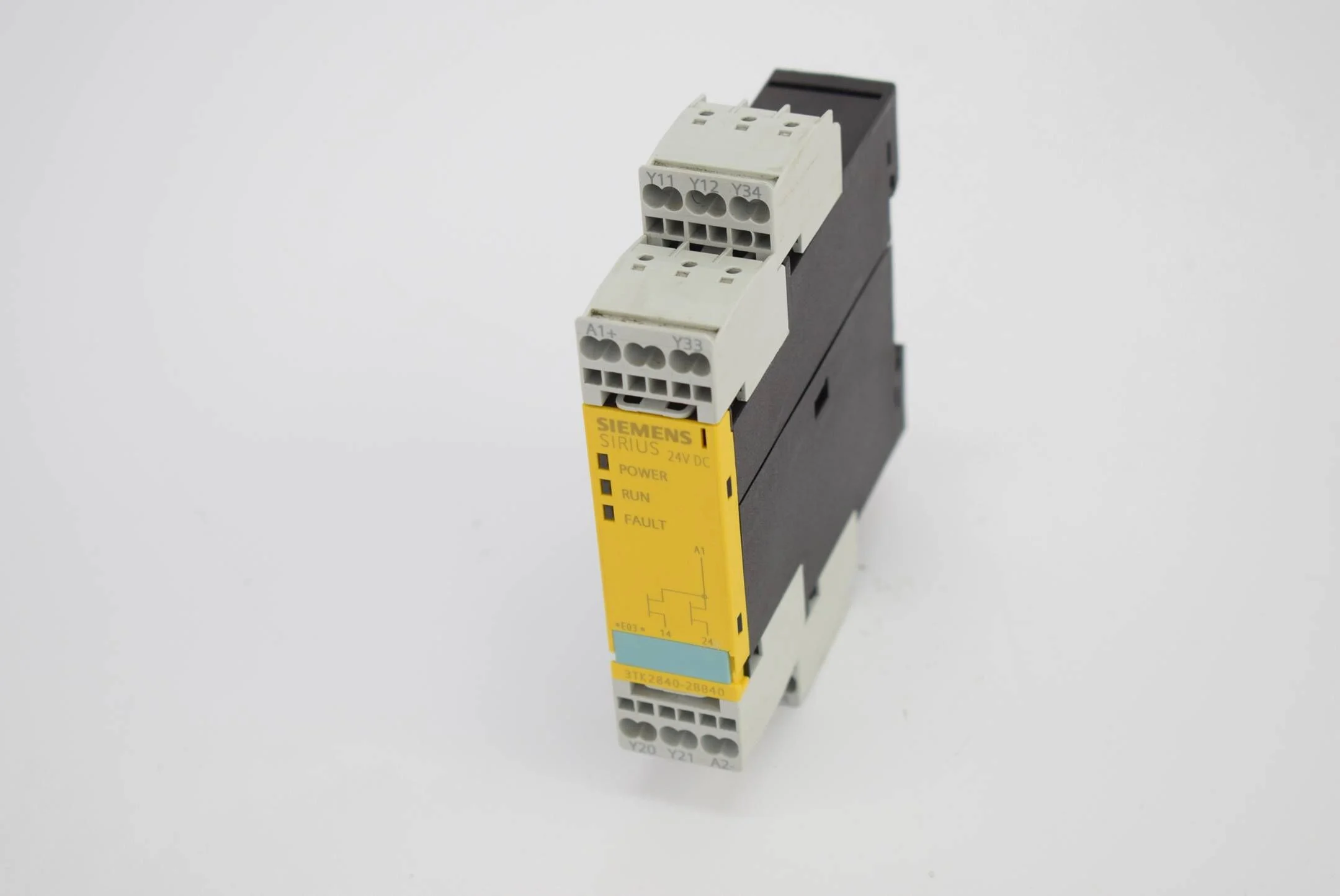 Siemens sirius safety relay 3TK2840-2BB40 ( 3TK2 840-2BB40 )