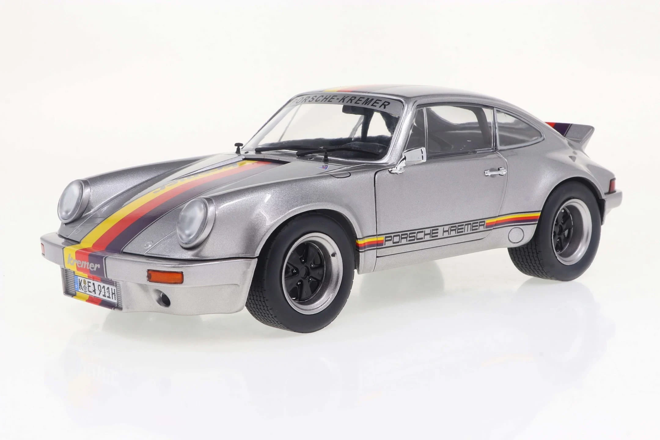 Solido 1:18 Porsche 911 RSR Kremer 1973 silber