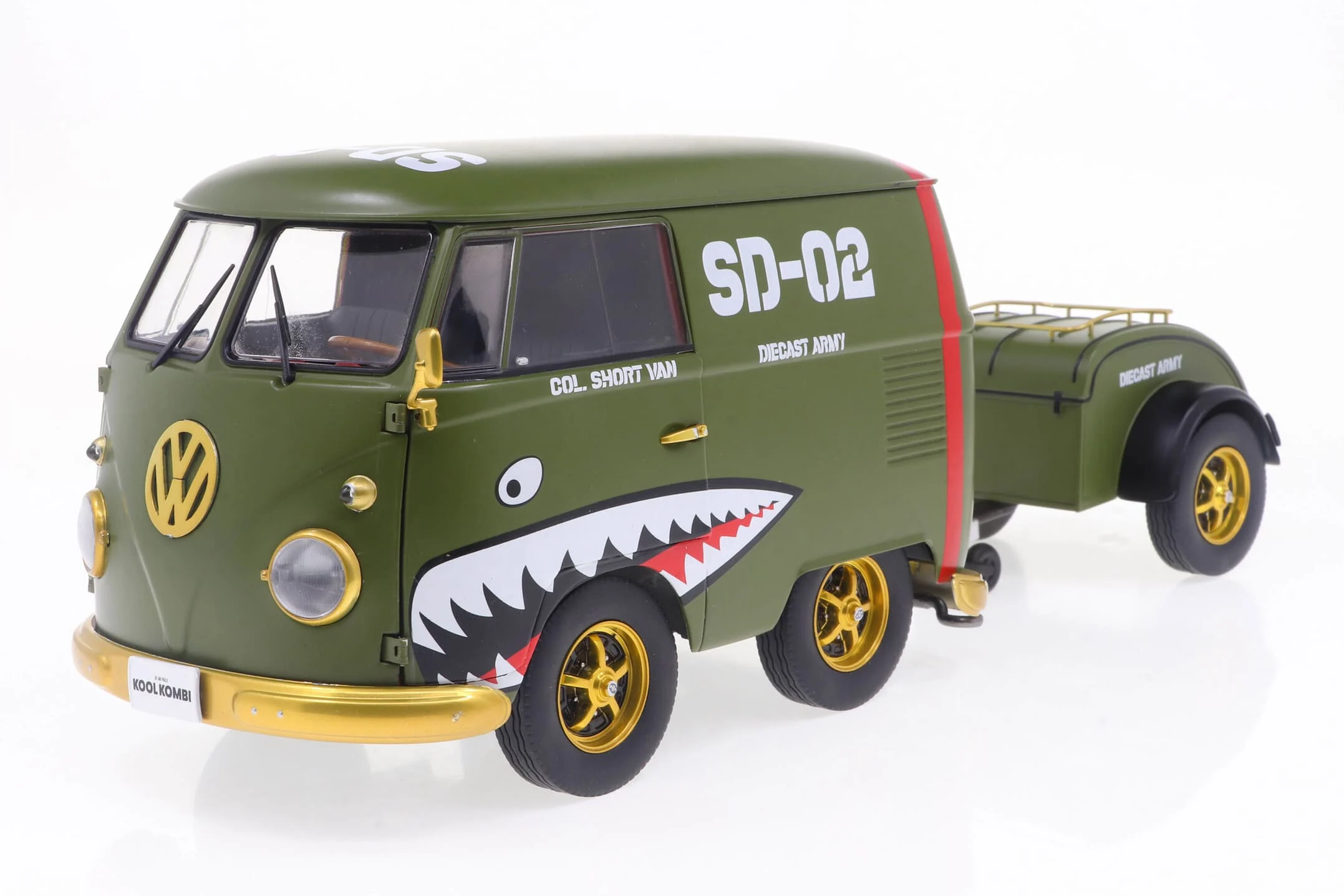 Solido 1:18 VW Kool Kombi Army Fighter Modellauto 2023 - Die-cast, detailreich