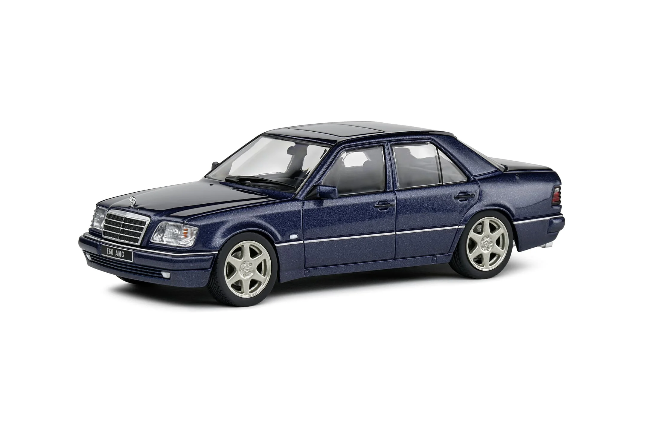 Solido 1:43 Mercedes-Benz W124 E60 AMG blau - Originalmodell aus 1994, Detailgetreu