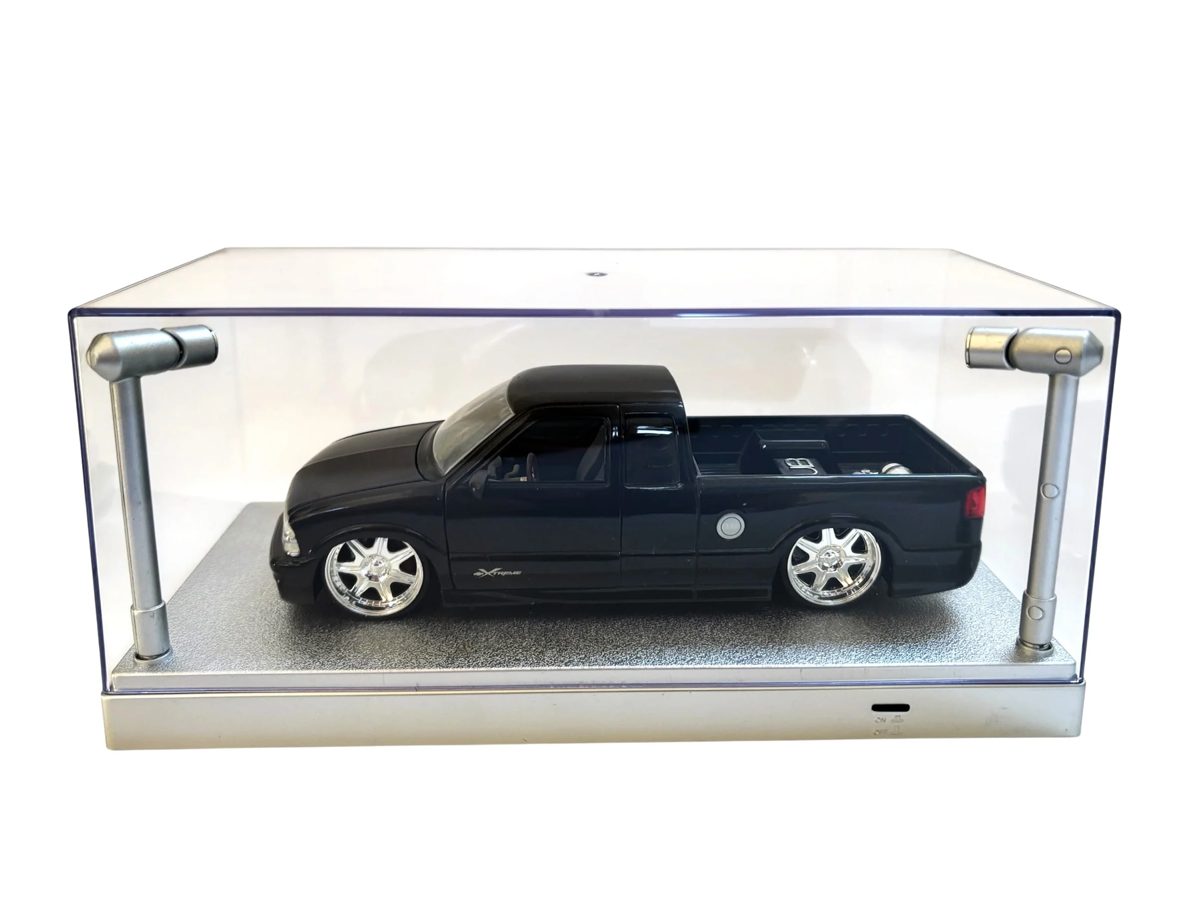 Triple9 LED-Vitrine Silber 1:43/1:64 mit Bühne