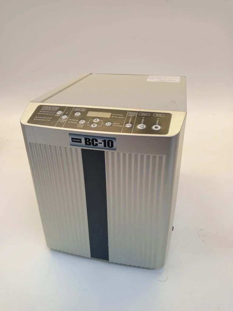 Uchida BC 10 Visitenkartenschneider Business Card Cutter Kartenschneider