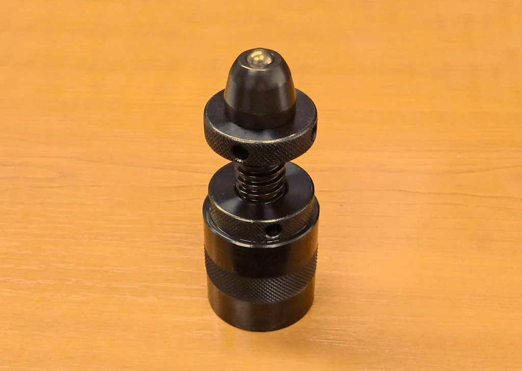 Verstellbare Halterung 85–110 mm mit Magnet, VSJM-110 mit Adapter VSJ-2A