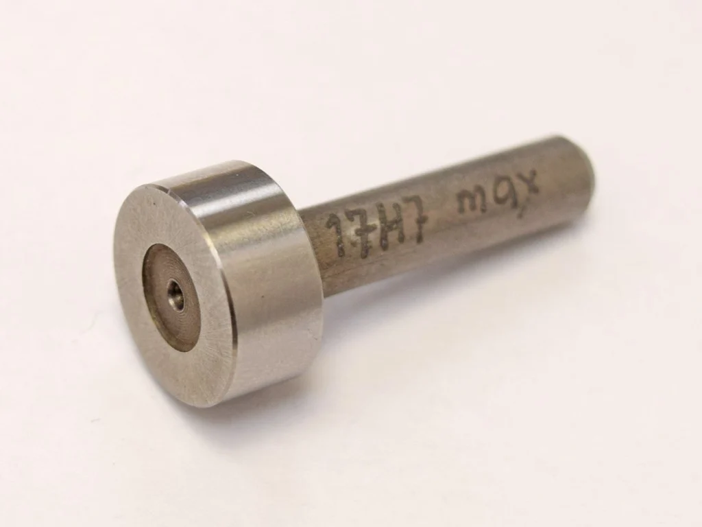 Zylinderstärke 13 H7 - gut (maximal), Zbrojovka